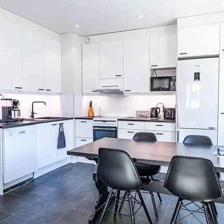 Modern Arctic - Parking And Wifi